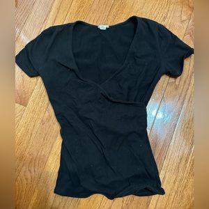 GARAGE V NECK CROSS TOP